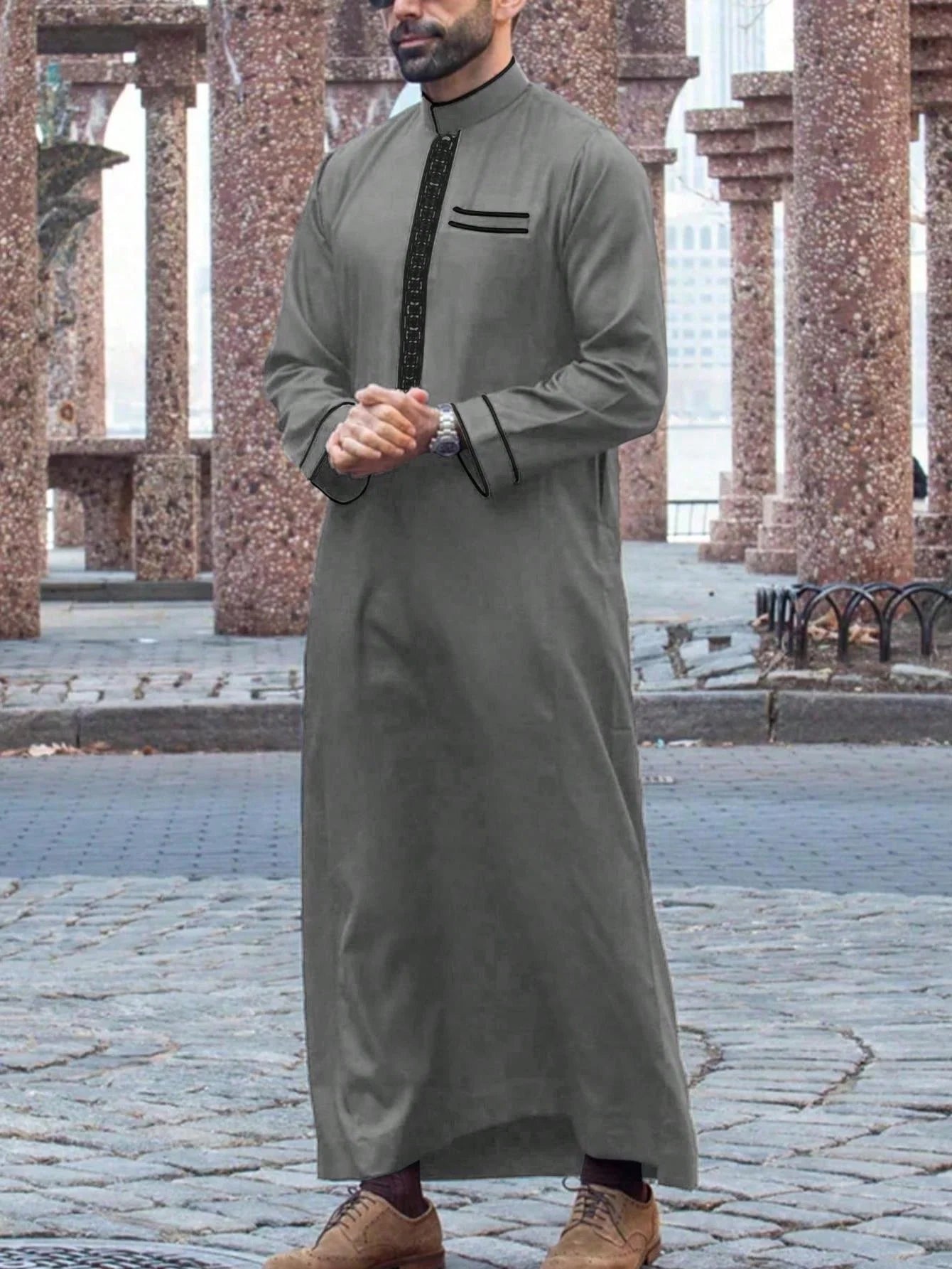 Men’s Black Embroidered Thobe – Classic Islamic Long Sleeve Robe