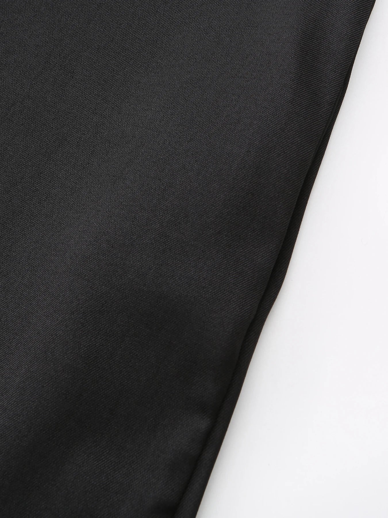 Men’s Black Embroidered Thobe – Classic Islamic Long Sleeve Robe