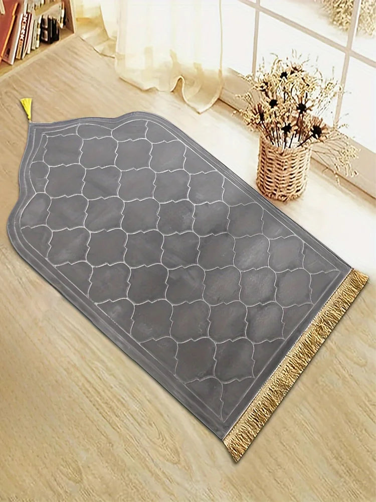 Minimalist Islamic Prayer Mat – Soft & Lightweight