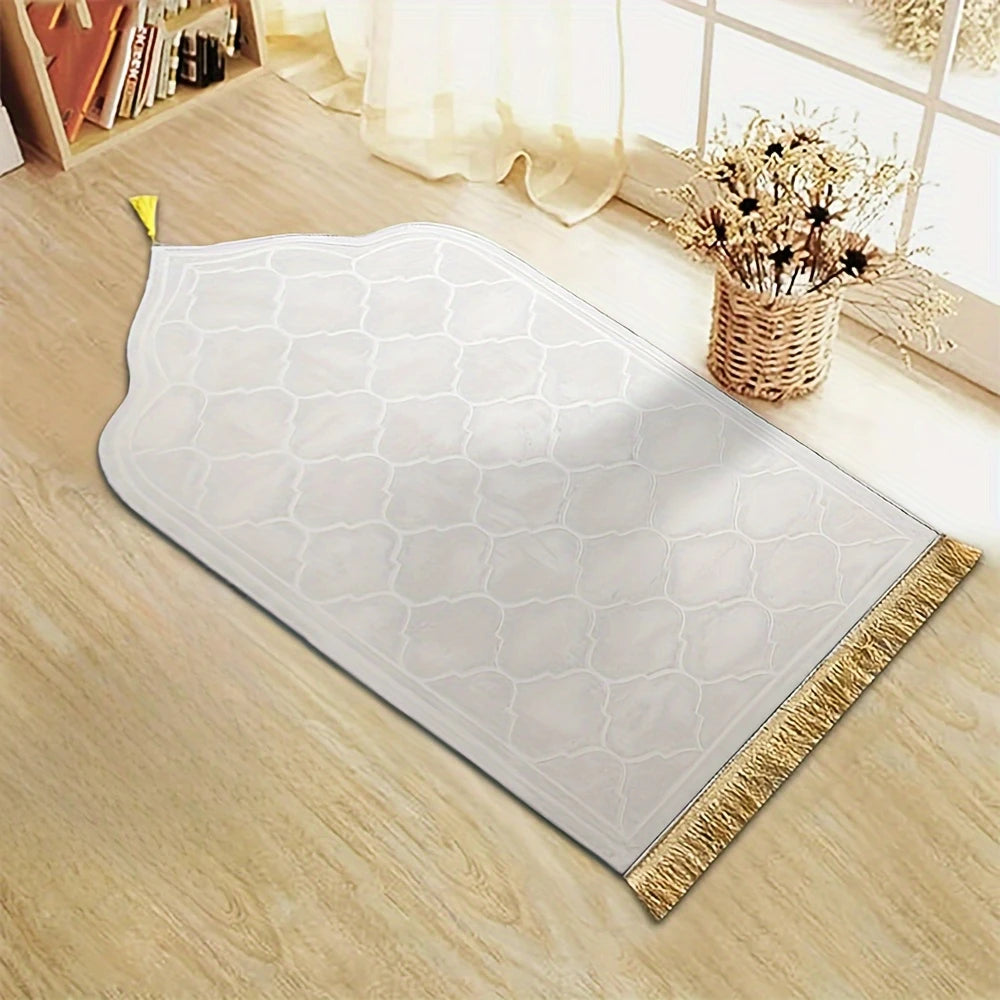 Minimalist Islamic Prayer Mat – Soft & Lightweight