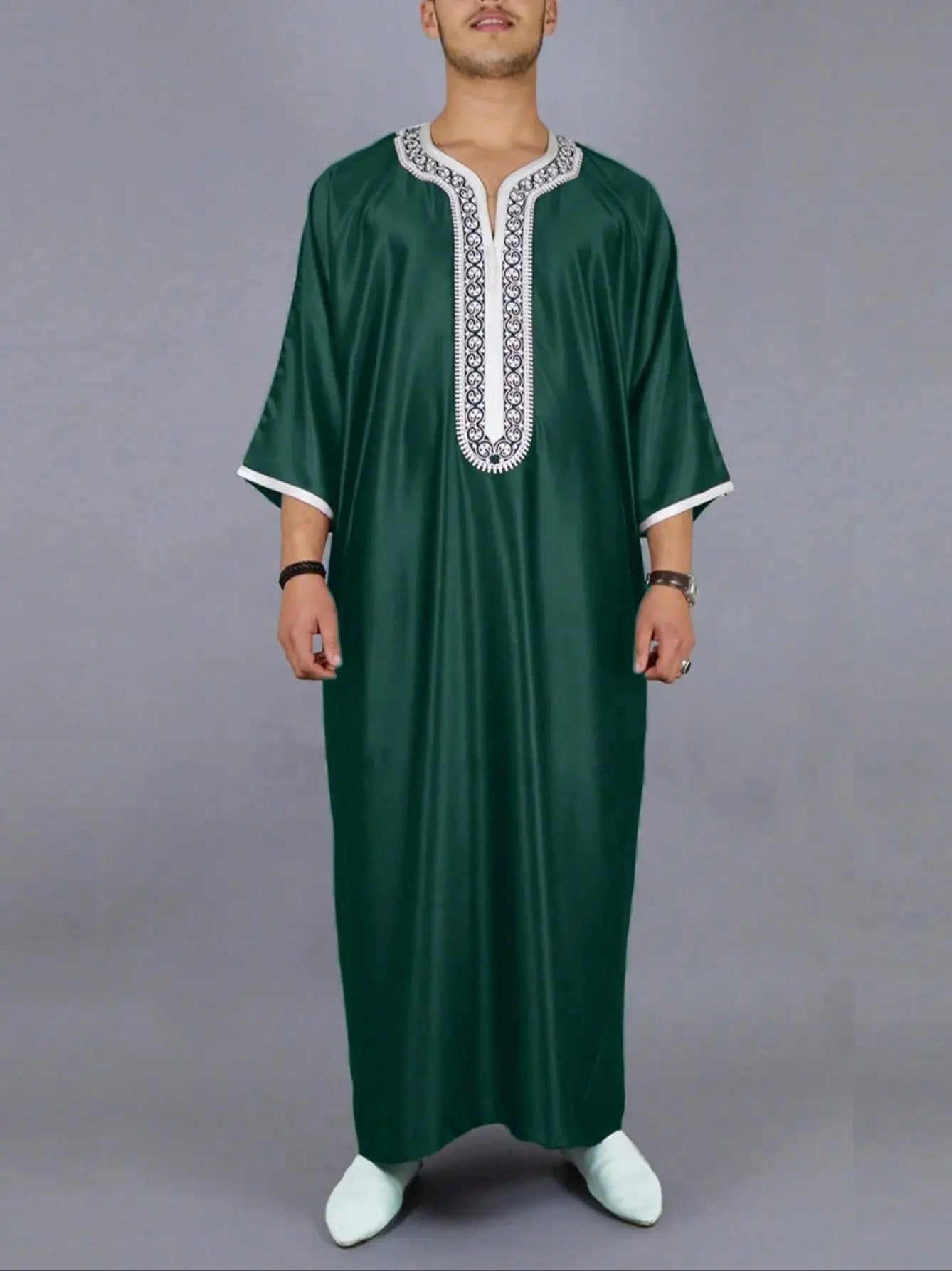 Moroccan Embroidered Men’s Thobe – Modest Islamic Wear