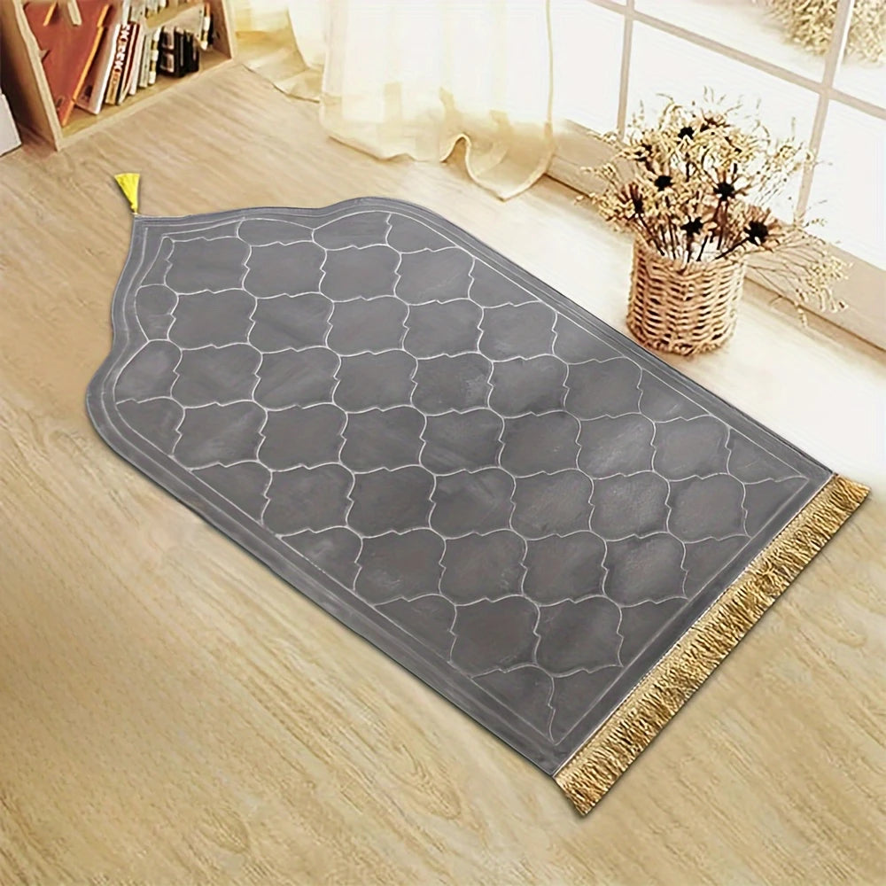 Minimalist Islamic Prayer Mat – Soft & Lightweight