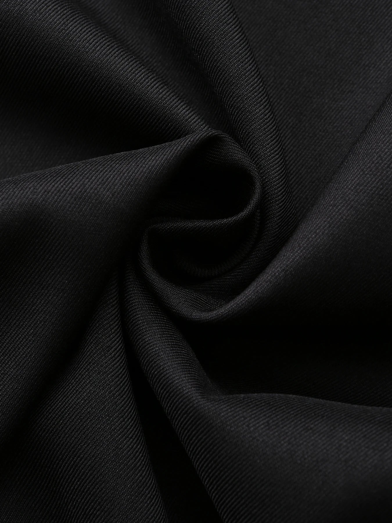 Men’s Black Embroidered Thobe – Classic Islamic Long Sleeve Robe