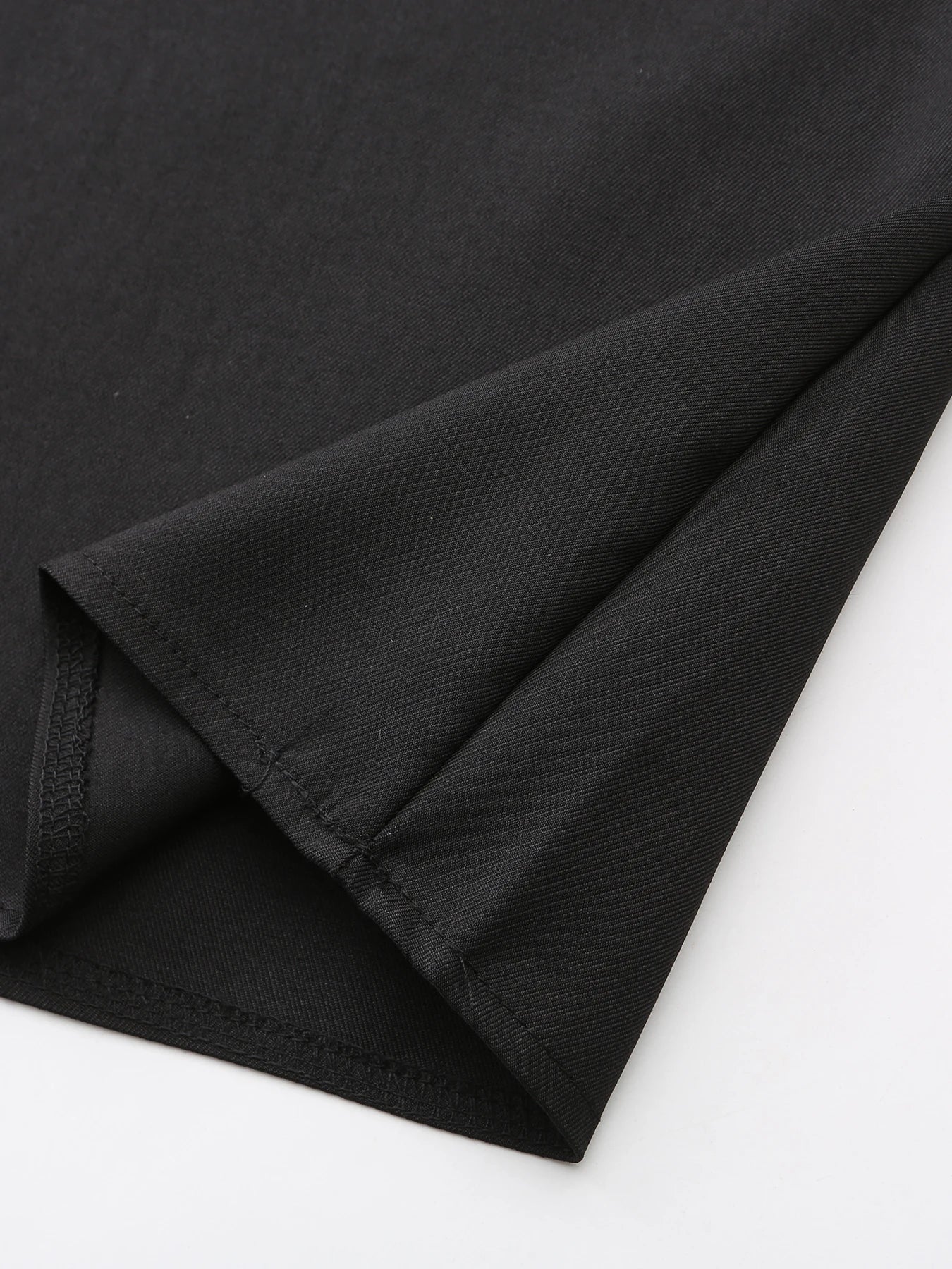 Men’s Black Embroidered Thobe – Classic Islamic Long Sleeve Robe